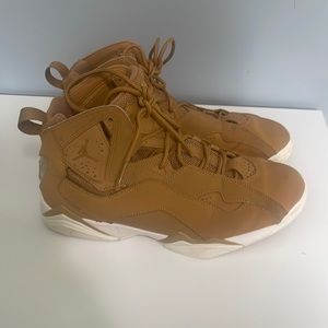 Jordan True Flight
Golden Harvest (2017)